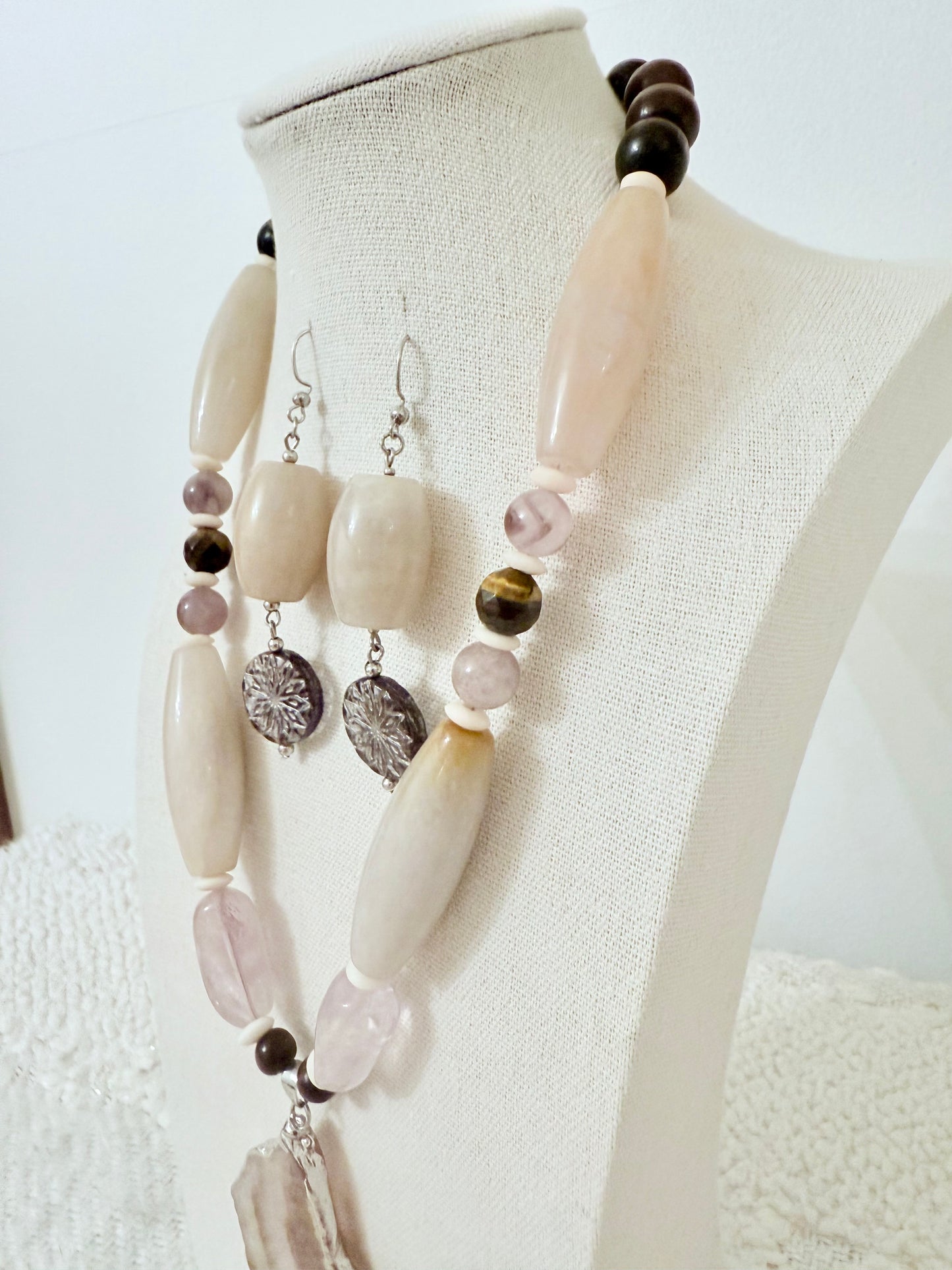 The Freya Pendant Necklace and Earring Set