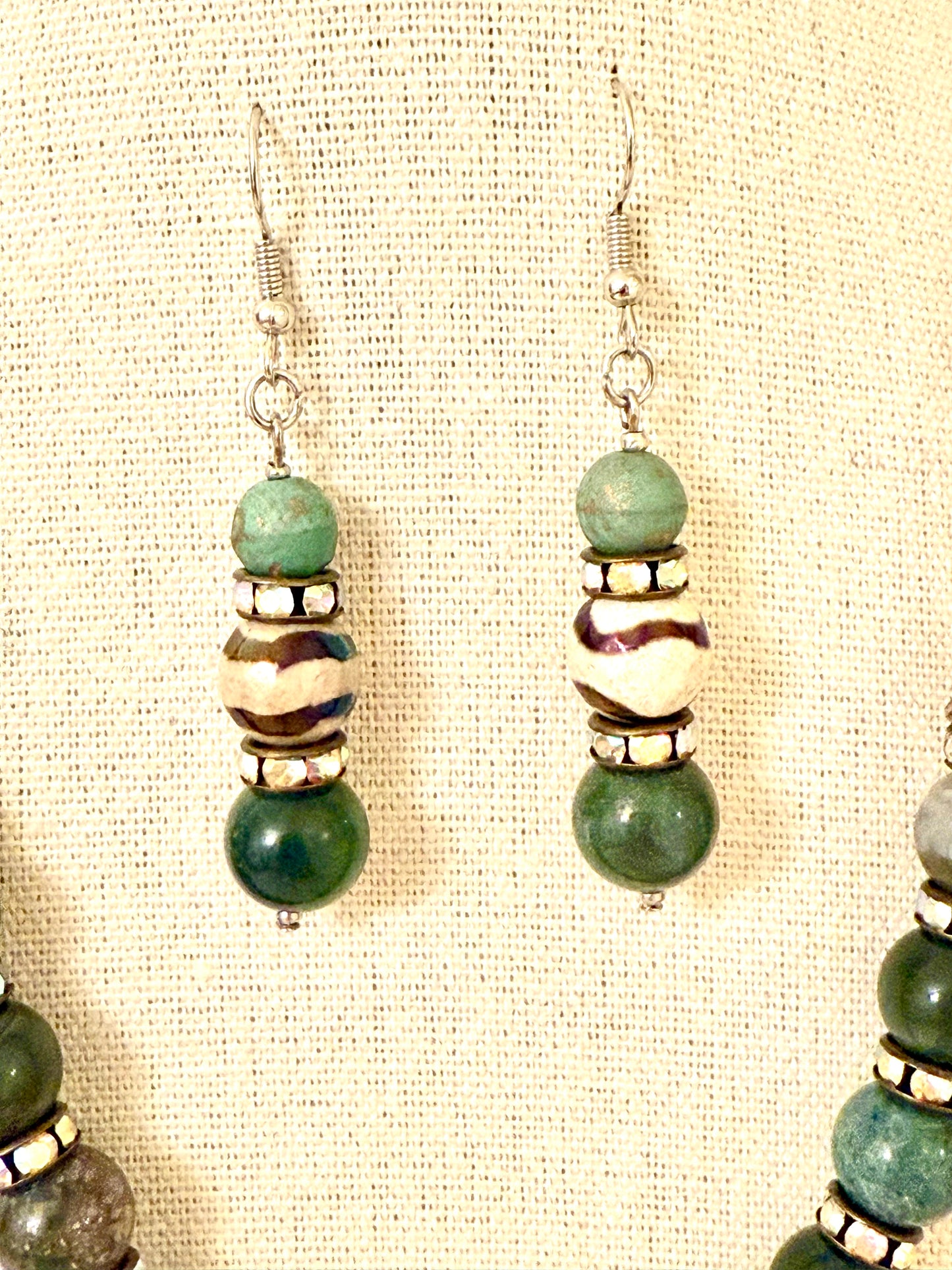 The Verdantia Pendant Necklace and Earring Set