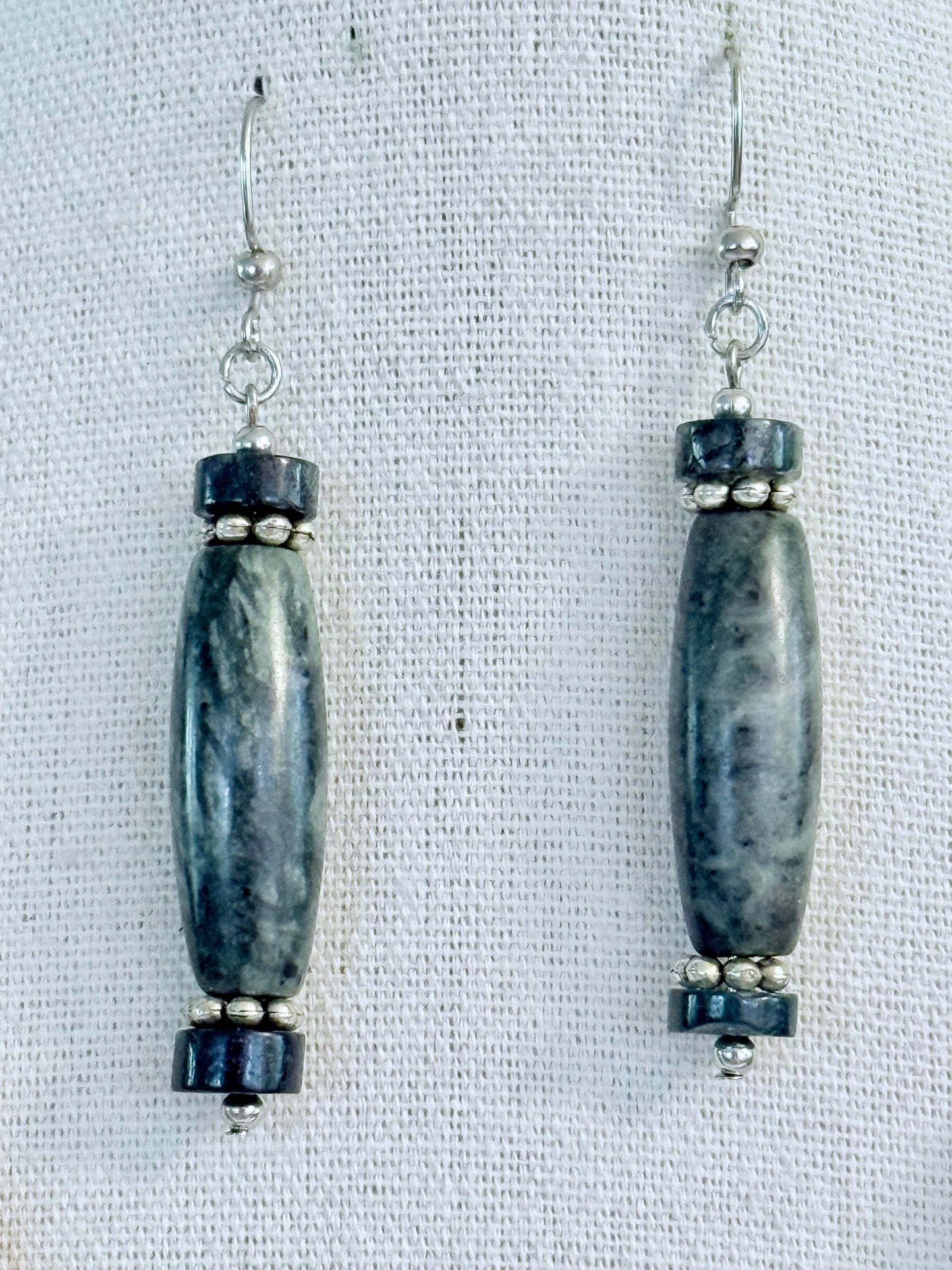 The Thallo Pendant Necklace and Earring Set