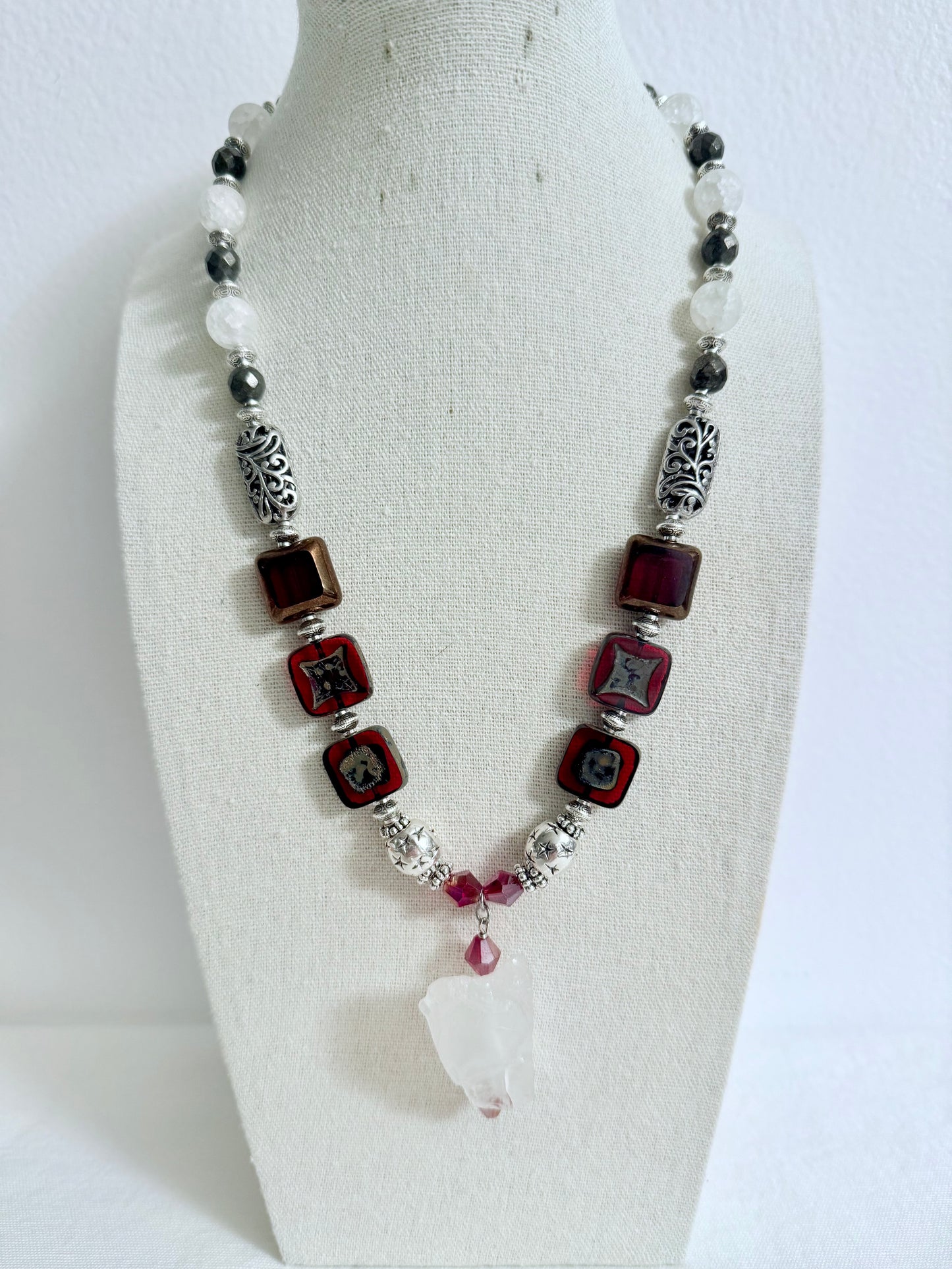 The Mina Pendant Necklace