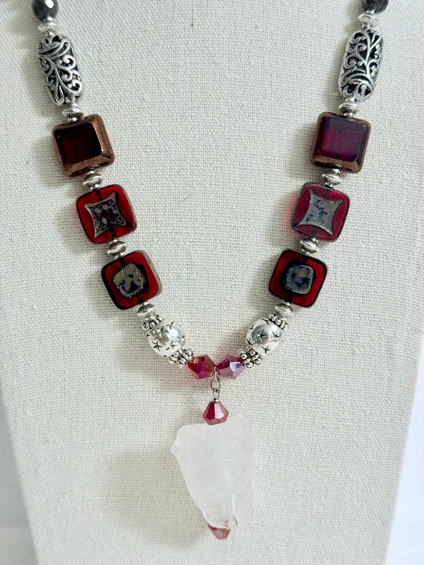 The Mina Pendant Necklace