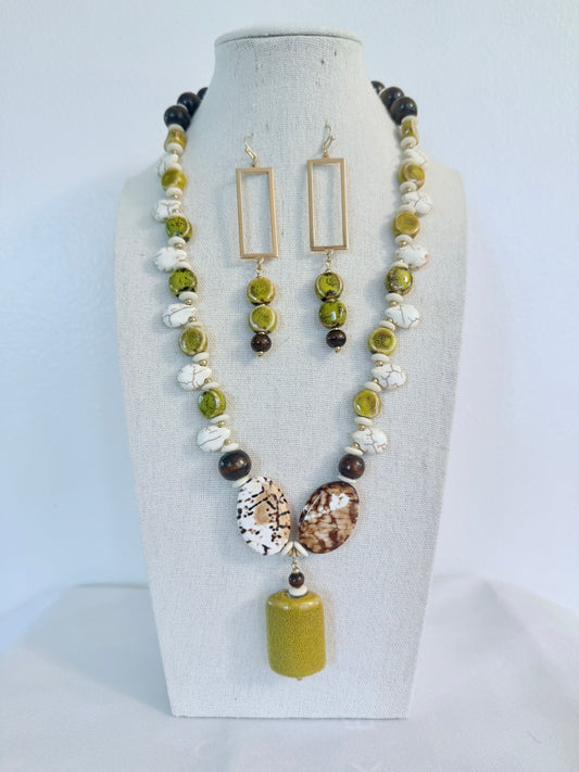 The Georgia Pendant Necklace and Earring Set