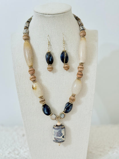 The Joni Pendant Necklace and Earring Set
