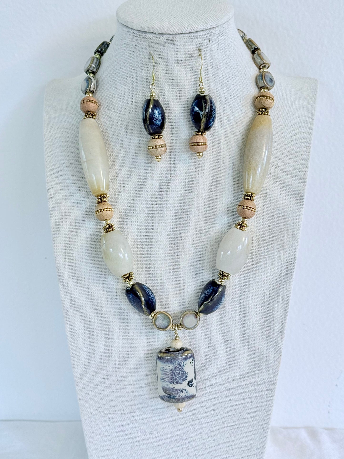 The Joni Pendant Necklace and Earring Set