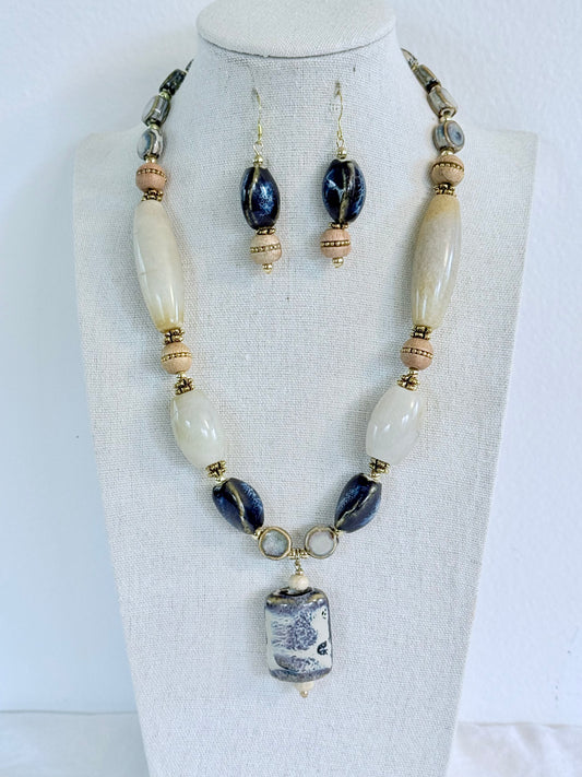 The Joni Pendant Necklace and Earring Set