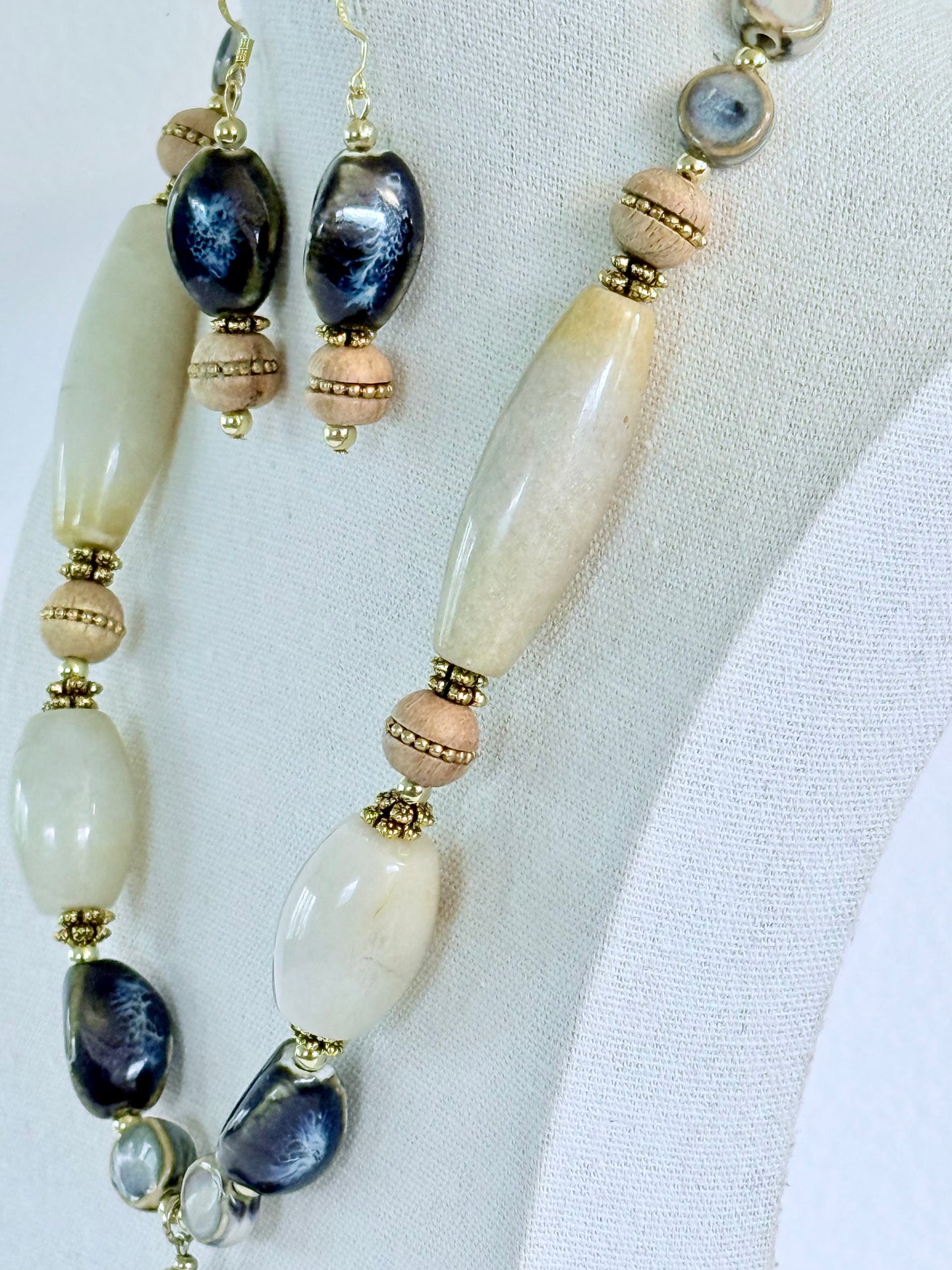 The Joni Pendant Necklace and Earring Set