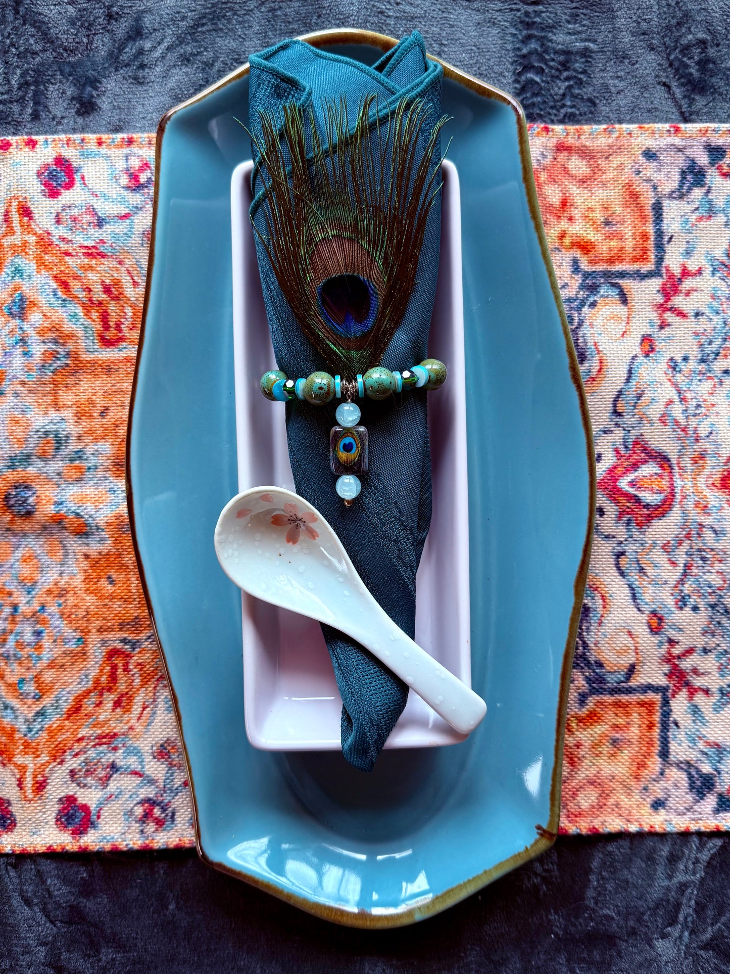 The Pompadour Napkin Ring Set (6)